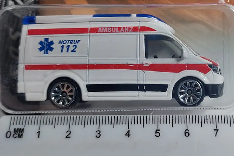 Ambulancia Volkswagen Crafter Marca Majorette  1:64