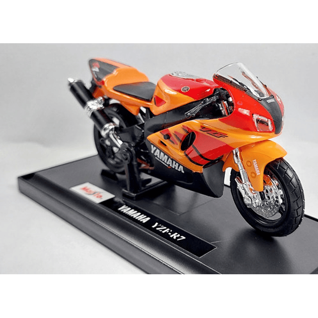 Moto Yamaha YZF - R7  , Escala 1/18 De Coleccion  