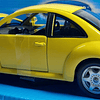Volkswagen New Beetle, Escala 1/24, marca welly