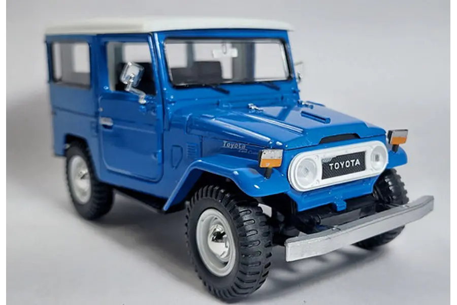 Toyota Land Cruiser Fj40 AZUL , Escala 1/24 De Colección 