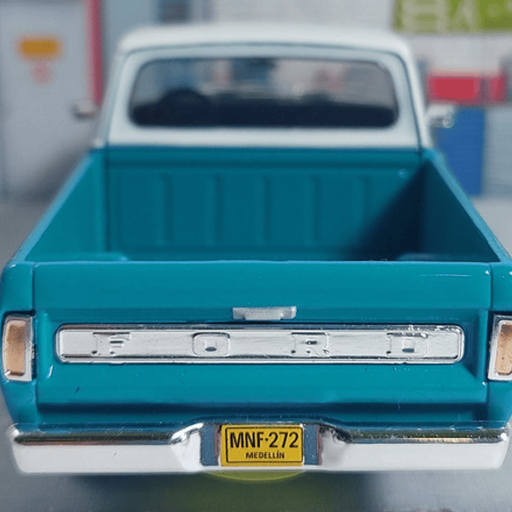 Ford F 100, Escala 1/43 , Marca Ixo 4