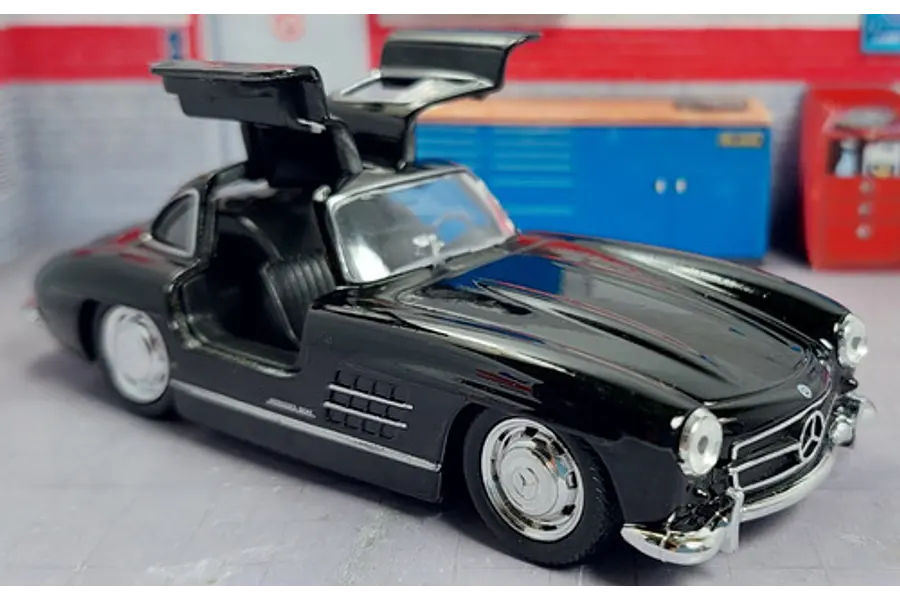 Mercedes Benz 300sl, Escala 1:36, Marca: WELLY