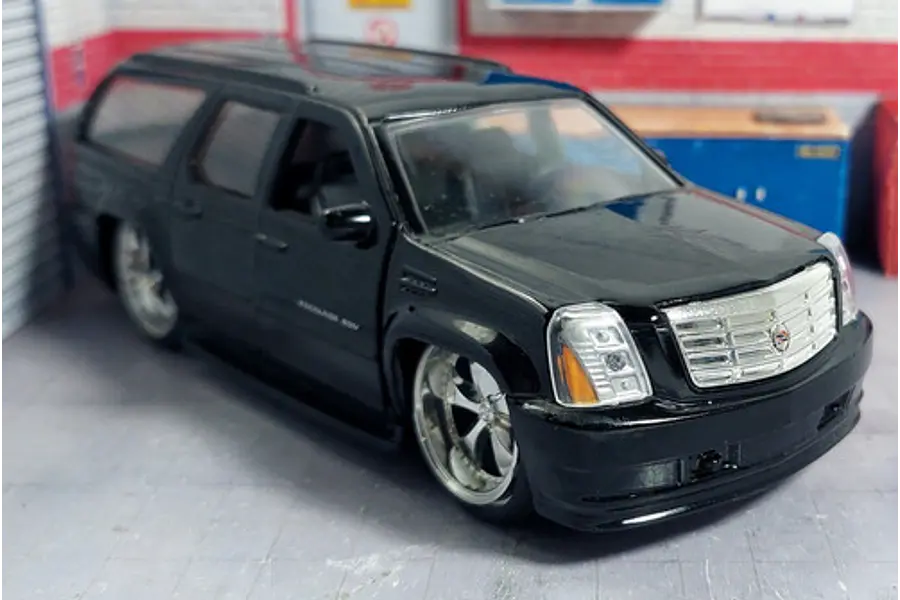 Cadillac Escalade Esv 2007, A Escala 1/32