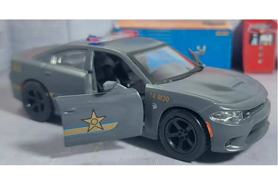 Dodge Charger Srt Hellcat, Escala 1/45, Marca: MAISTO
