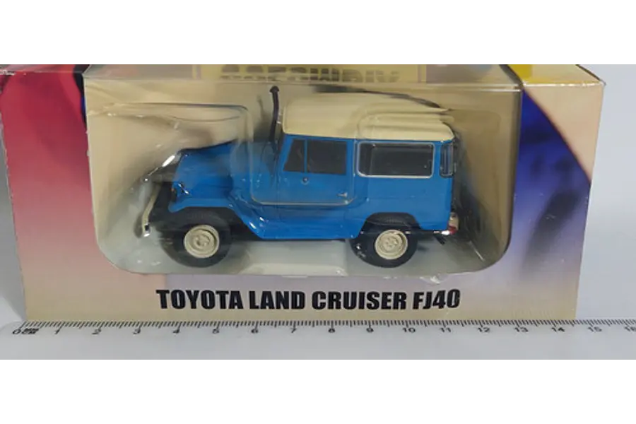 Toyota Fj 40 Carro A Escala De Colección