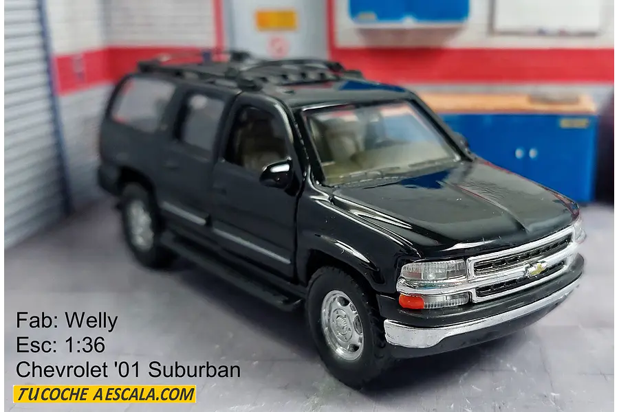CHEVROLET SUBURBAN 2001  ESCALA 1/36 MARCA WELLY