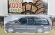 CHEVROLET SUBURBAN 2001  ESCALA 1/36 MARCA WELLY