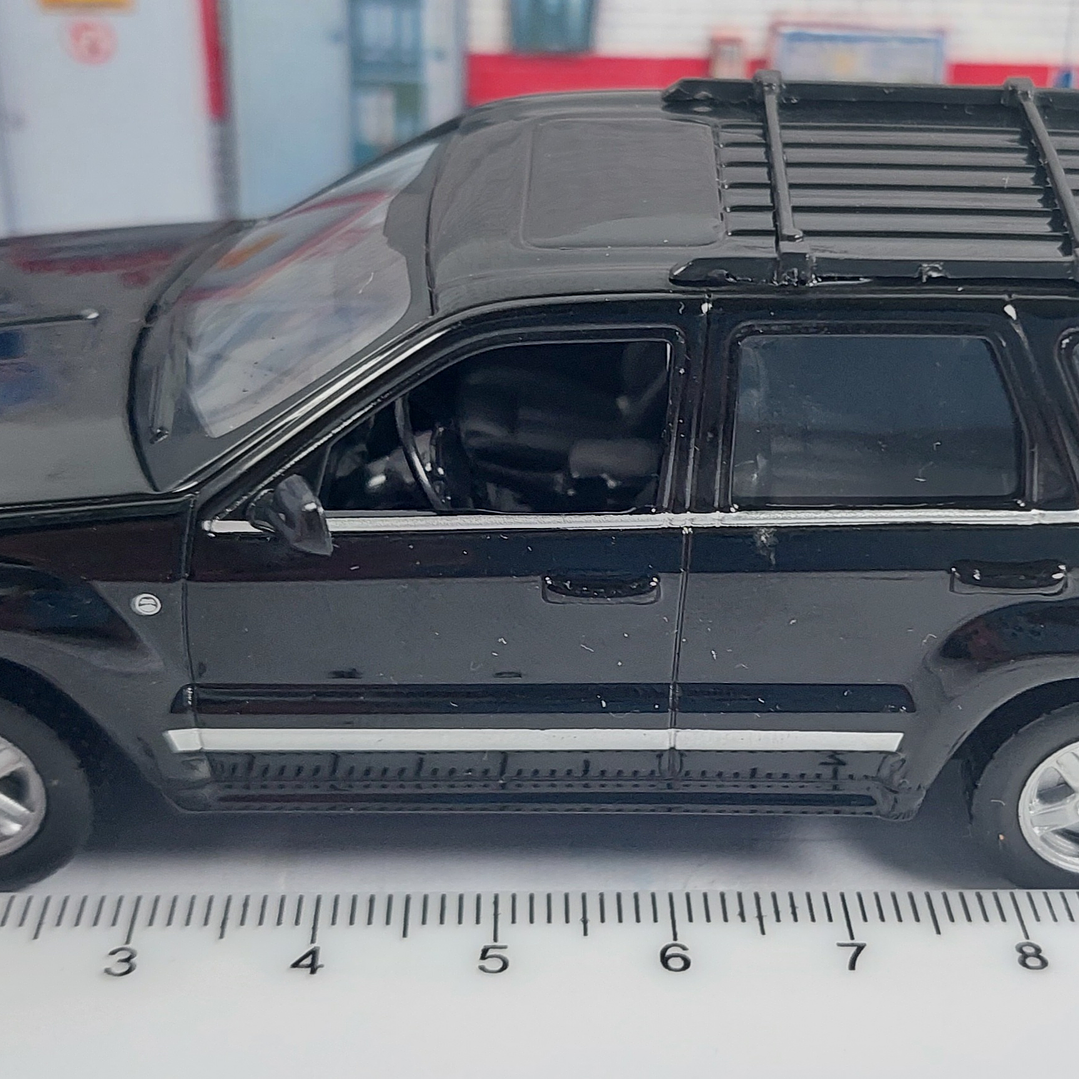Jeep Grand Cherokee IXO Escala 1/43  4