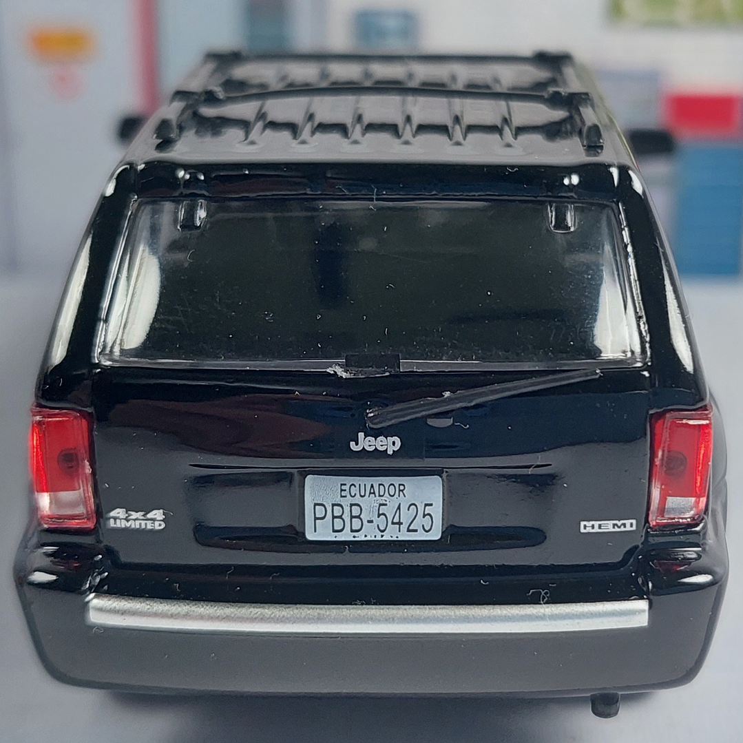 Jeep Grand Cherokee IXO Escala 1/43  5