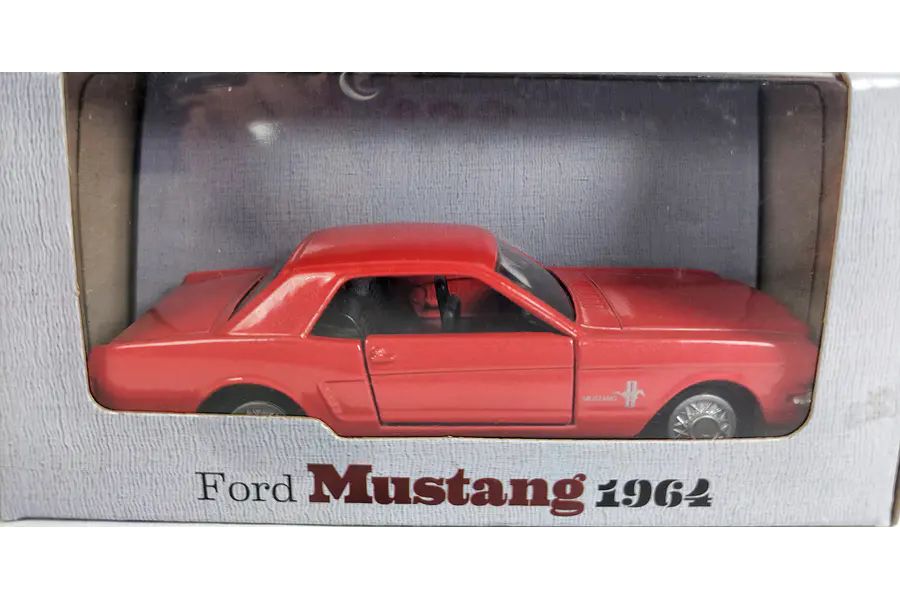 Ford Mustang 1964, Maisto, Escala 1/36