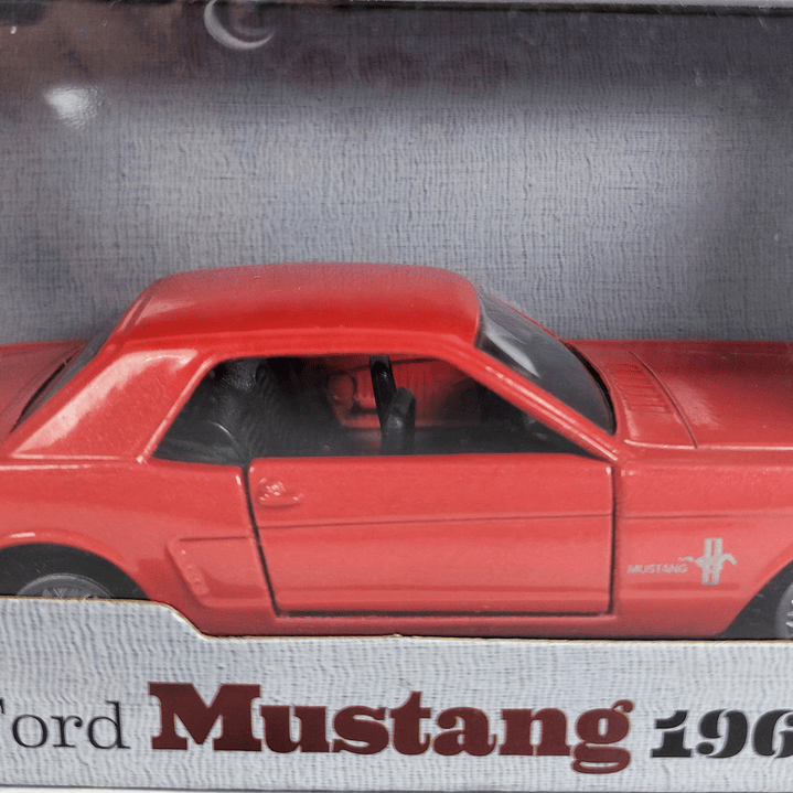 Ford Mustang 1964, Maisto, Escala 1/36 2