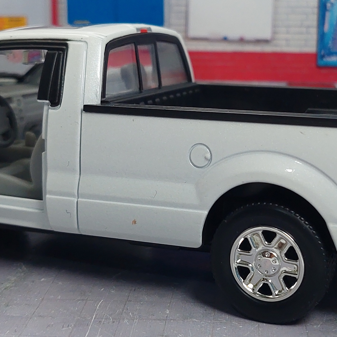 FORD F 150  2009 Escala 1-32 MARCA RMZ 5