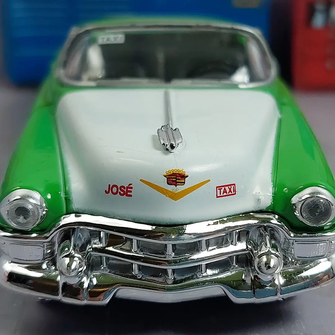 Cadillac Eldorado TAXI DE CUBA Carro A Escala 1/36 De Coleccion  3