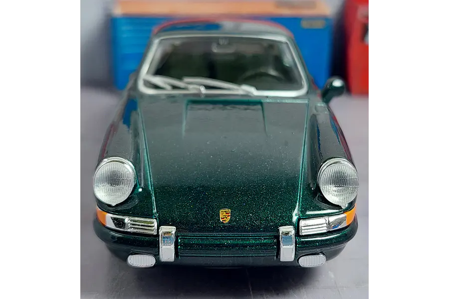 Porsche 911 Escala 1:36 MARCA WELLY 