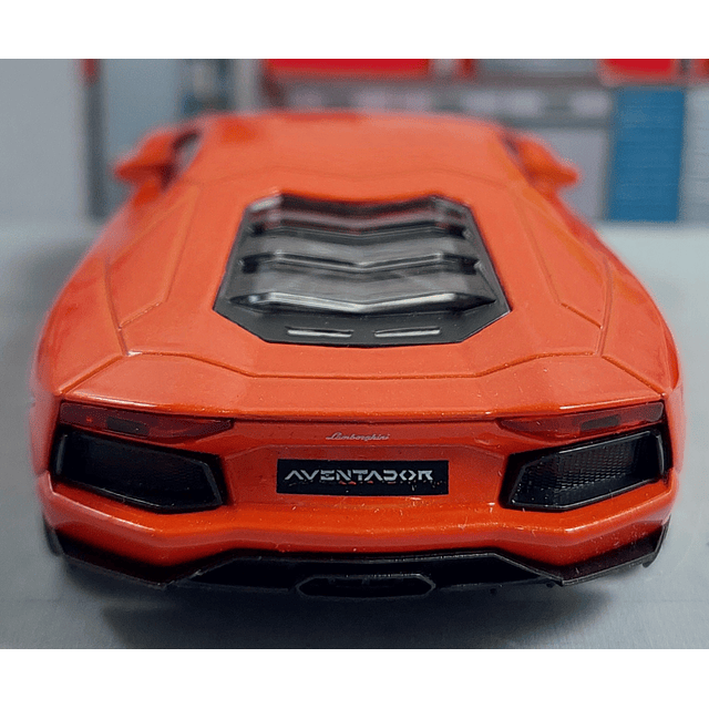Lamborghini Aventador  Carro A Escala 1/43 