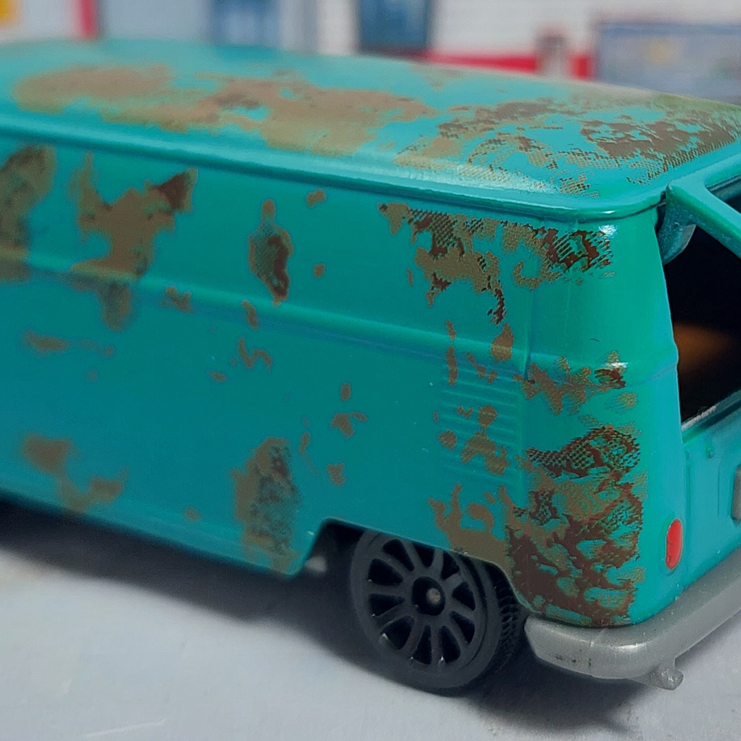 VOLKSWAGEN COMBI T1  OXIDADO , Escala 1:64, Marca MAJORETTE 5
