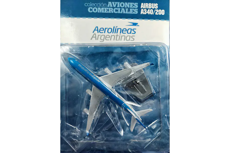 Airbus A340/200 Aerolíneas Argentinas, Avión A Escala 1-400