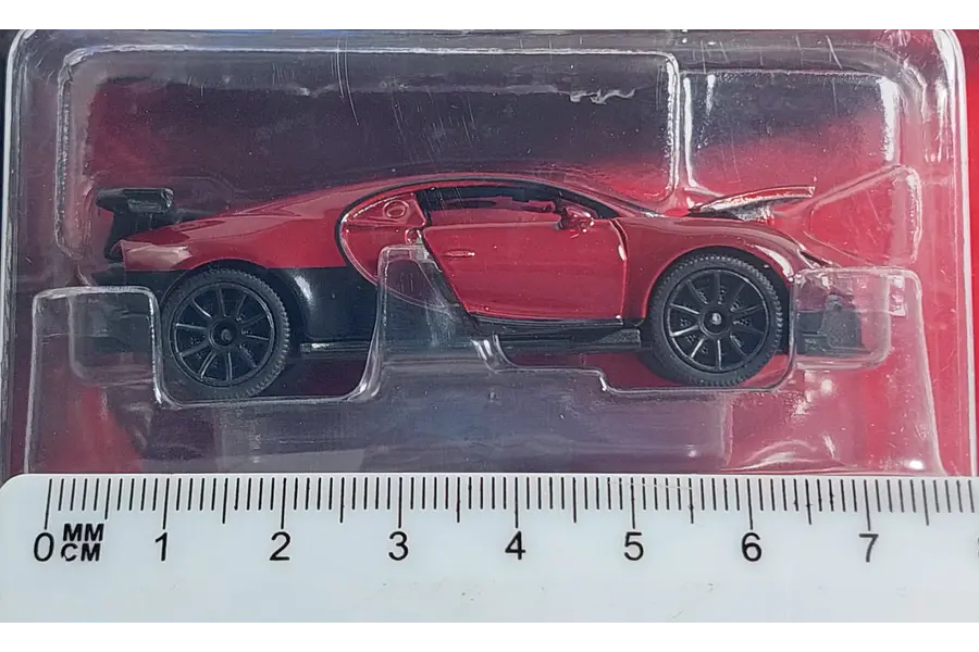 BUGATTI CHIRON ROJO , Escala 1:64, Marca MAJORETTE ﻿