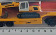CAMA BAJA MERCEDES BENZ ACTROS CON RETRO, Escala 1:64, Marca MAJORETTE COLECCION 2022