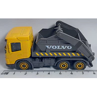 VOLQUETA BASCULANTE VOLVO FMX , Escala 1:64, Marca MAJORETTE COLECCION 2022