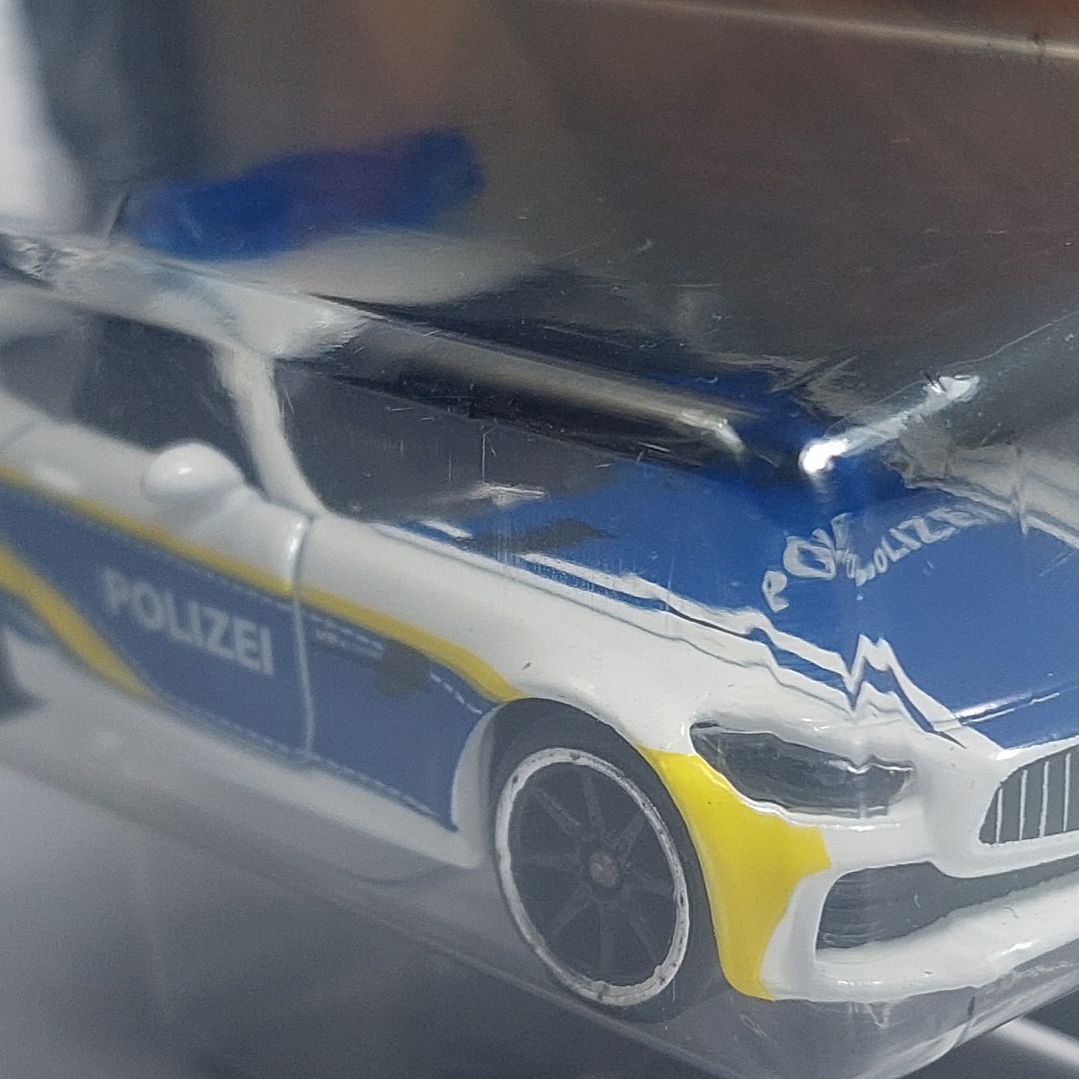 Mercedes Benz Policia AMG GTR Escala 1/64 Marca Majorette   4