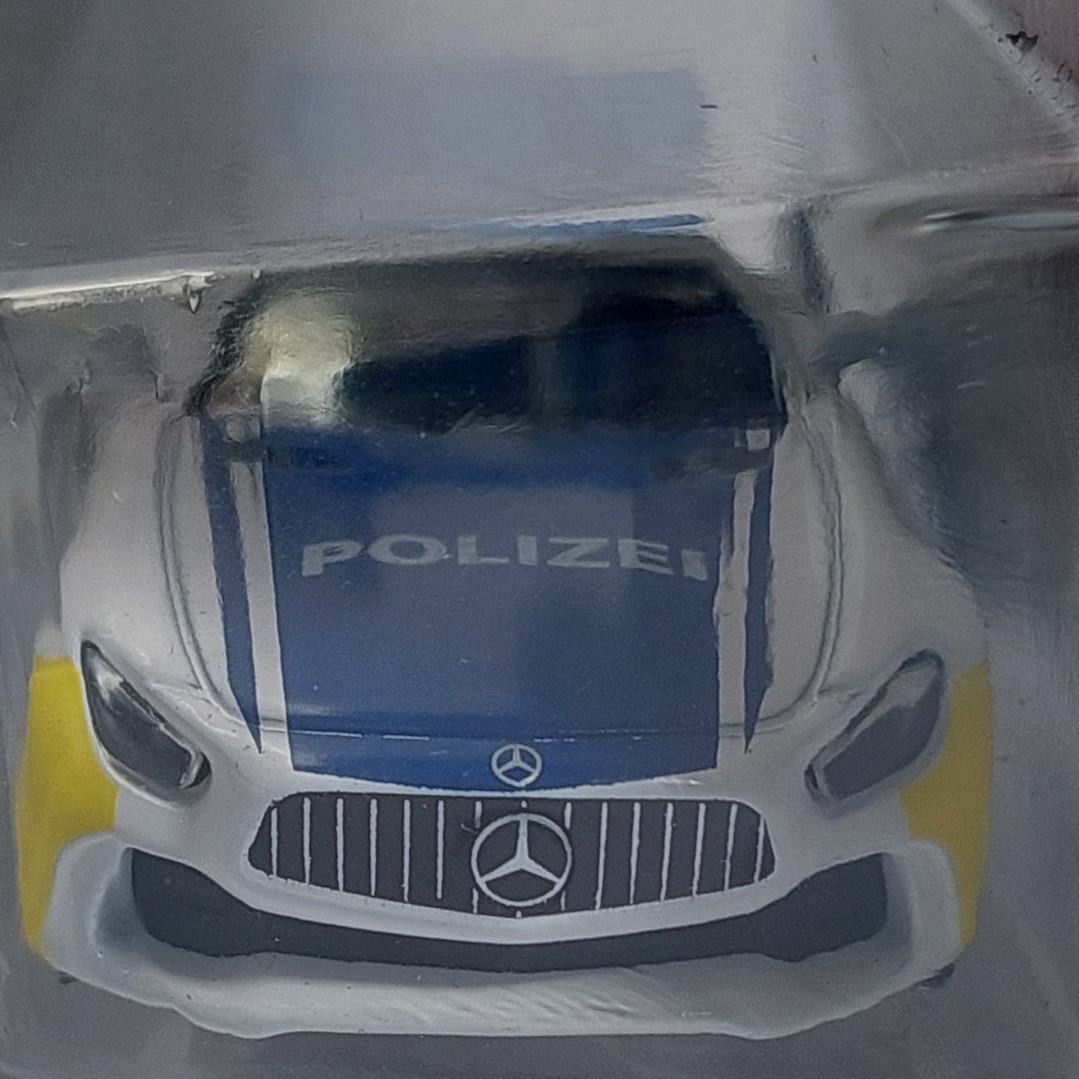 Mercedes Benz Policia AMG GTR Escala 1/64 Marca Majorette   2