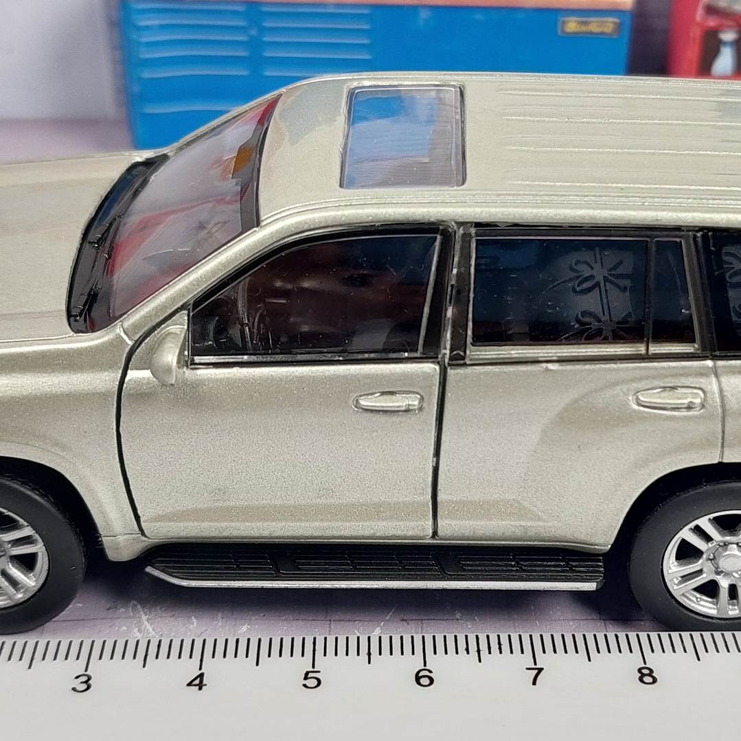 TOYOTA PRADO, MARCA WELLY, ESCALA 1/36 3