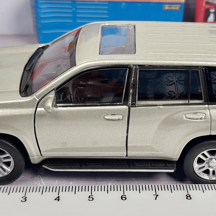 TOYOTA PRADO, MARCA WELLY, ESCALA 1/36 3
