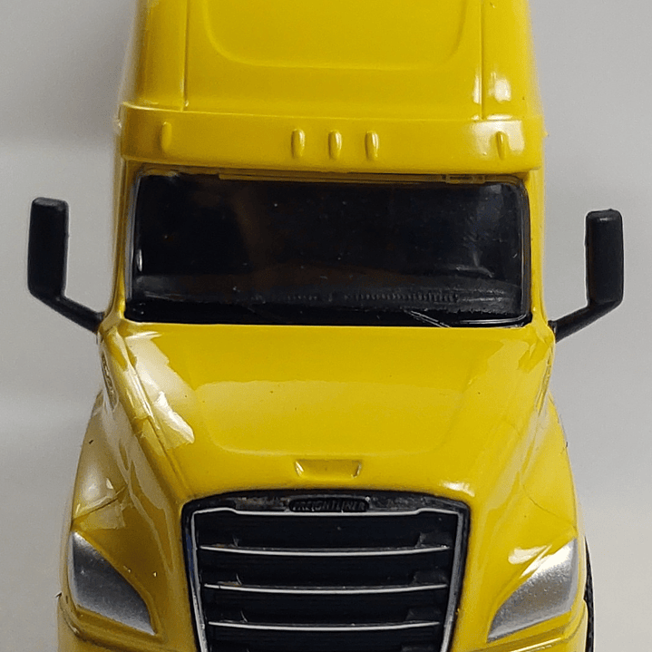 Tractomula Freightliner Cascadia Eco, A Escala De Colección 3