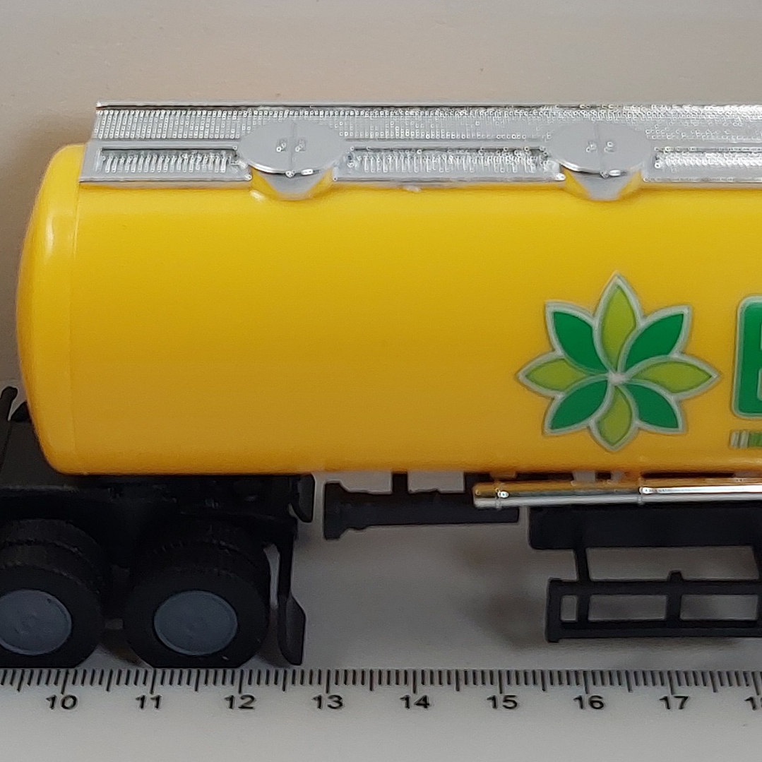 Tractomula Freightliner Cascadia Eco, A Escala De Colección 2