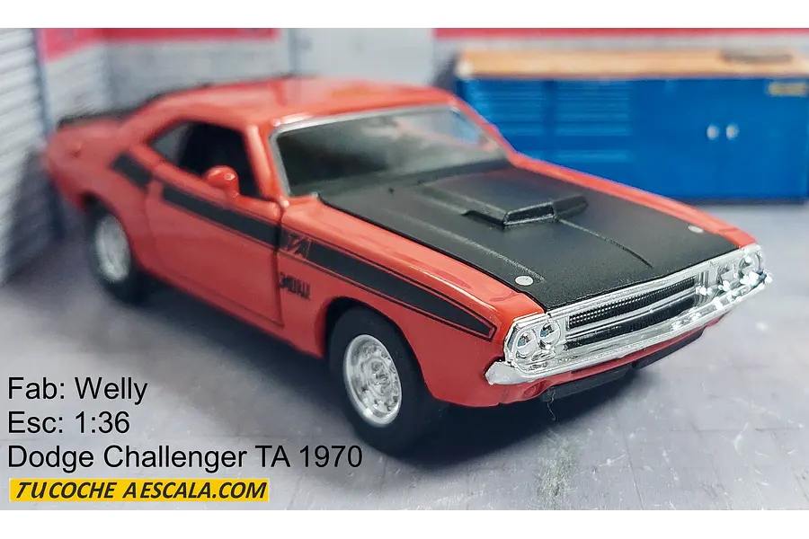 Dodge Challenger TA Carro A Escala De Colección