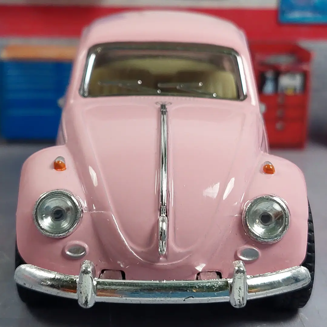 VOLKSWAGEN ESCARABAJO ROSADO , En Escala 1/32, De Colección 3