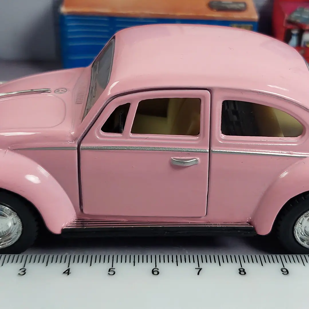 VOLKSWAGEN ESCARABAJO ROSADO , En Escala 1/32, De Colección 2