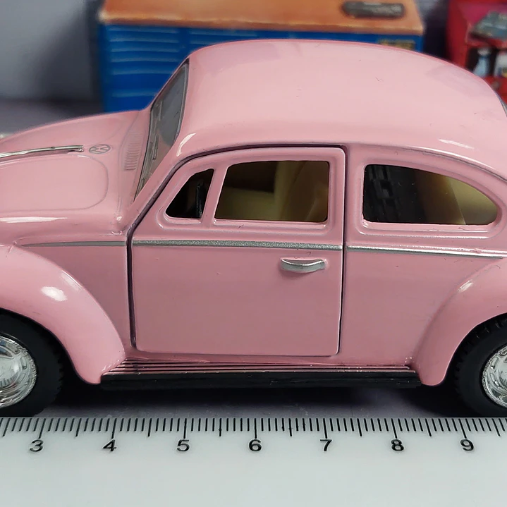 VOLKSWAGEN ESCARABAJO ROSADO , En Escala 1/32, De Colección 2