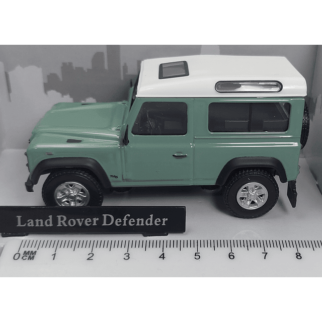 LAND ROVER DEFENDER VERDE CLARO ESCALA 1/43 MARCA CARARAMA