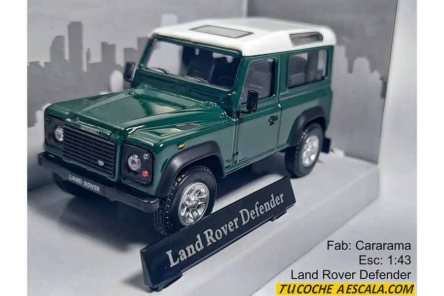 LAND ROVER DEFENDER VERDE OSCURO ESCALA 1/43 MARCA CARARAMA