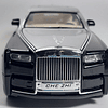 ROLLS ROYCE PHANTOM , ESCALA 1/24, PITO, DIRECCION, LUCES LED, INTERIORES Y FRONTALES