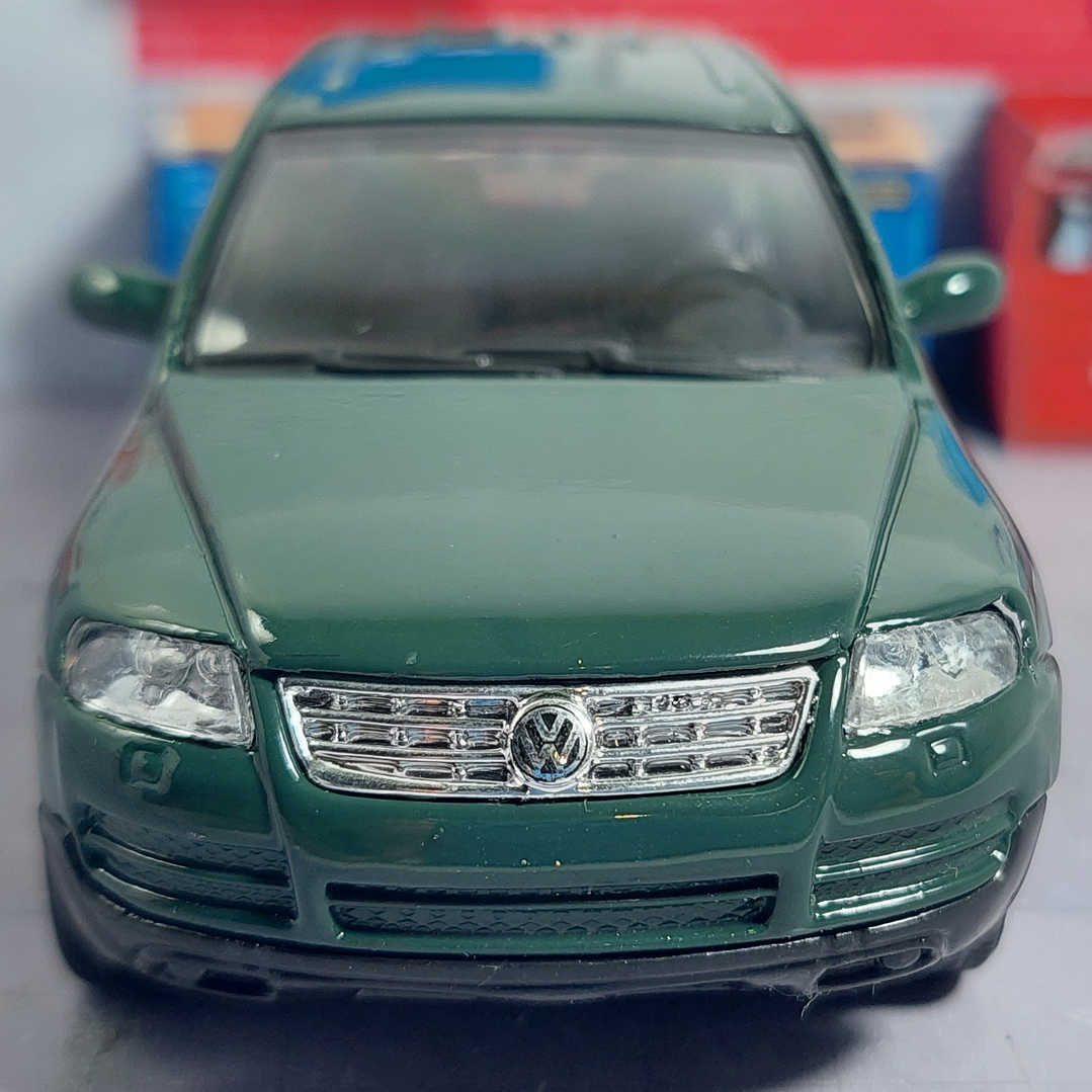VOLKSWAGEN TOUAREG Escala 1:36 Carro De Coleccion  3