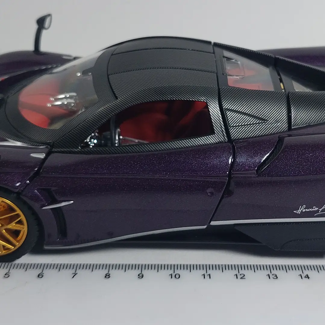 Pagani Huayra Roadster, morado Chino, Escala 1-24 3
