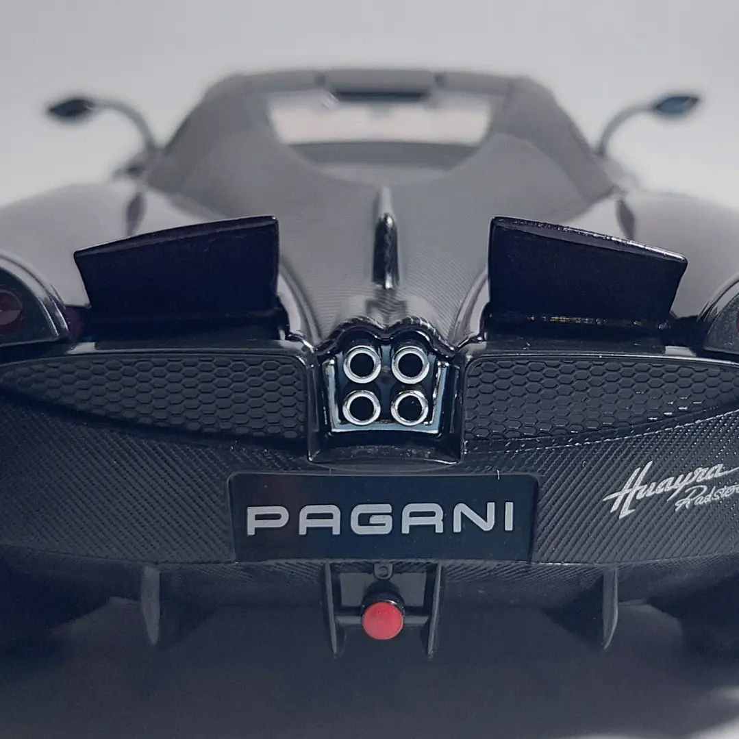 Pagani Huayra Roadster, morado Chino, Escala 1-24 4