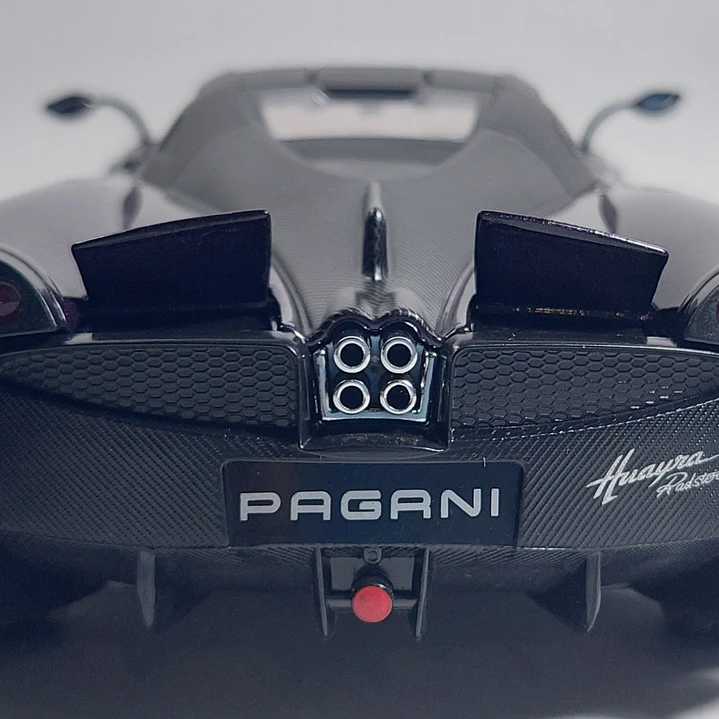 Pagani Huayra Roadster, morado Chino, Escala 1-24 4