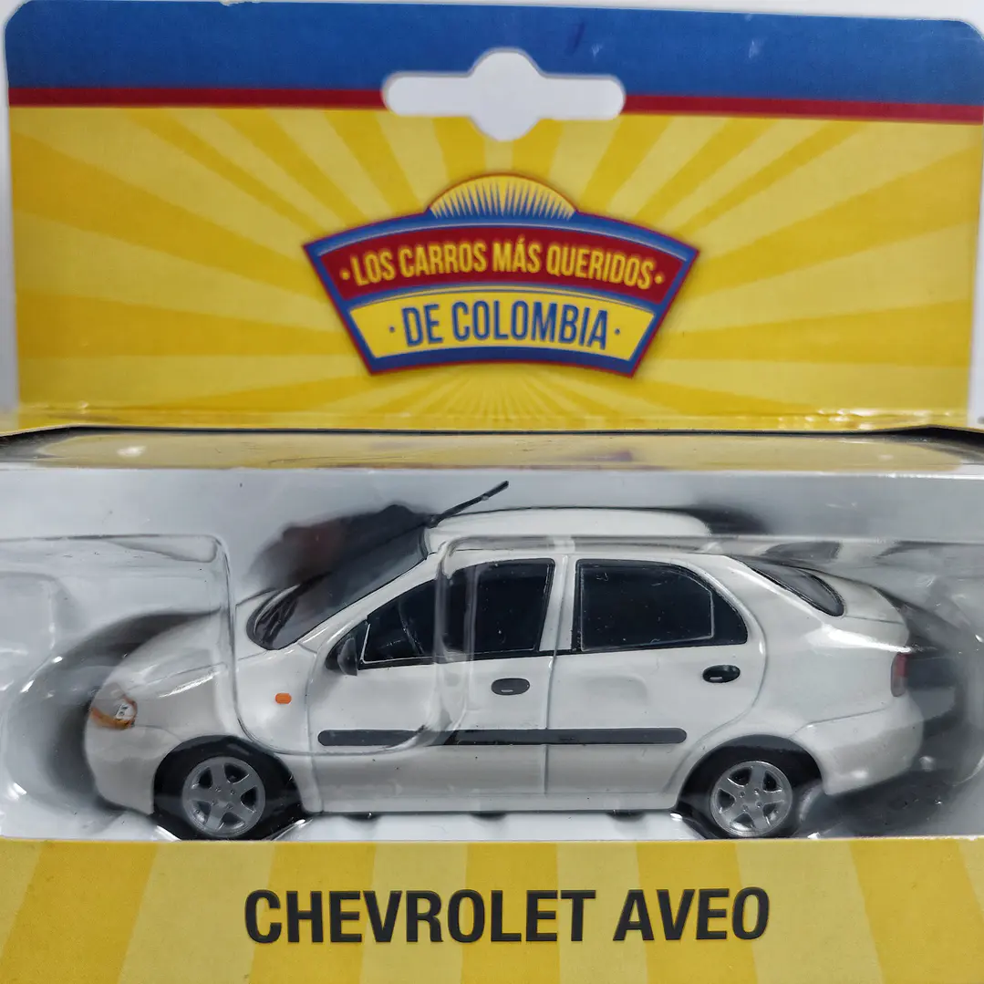 Chevrolet AVEO escala 1:43 marca Ixo 5