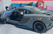 McLaren 675LT, Kinsmart, Escala 1-36
