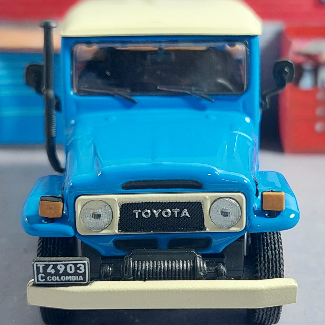 Toyota Fj 40 Carro A Escala 1/43 De Colección 3
