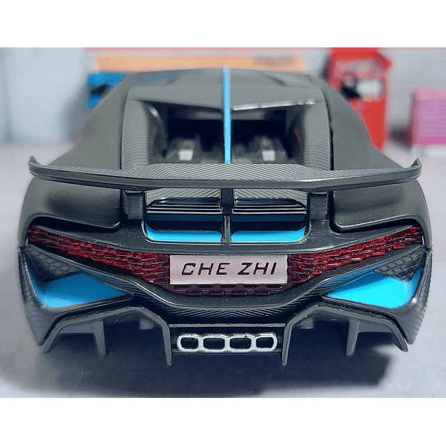 Bugatti Divo, Che Zhi, Escala 1-32