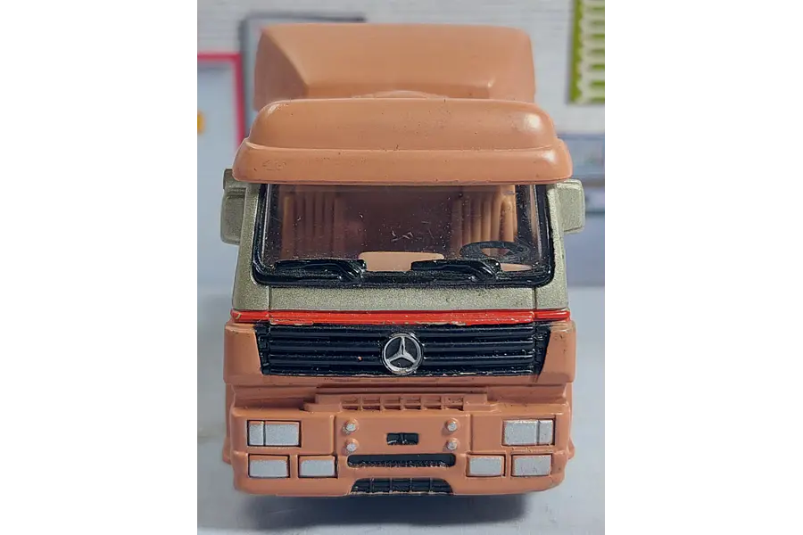 Mercedes-Benz cabezote Kentoys, Escala 1-64