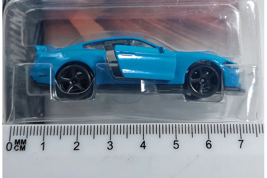 Ford Mustang GT, Majorette, Escala 1-64 