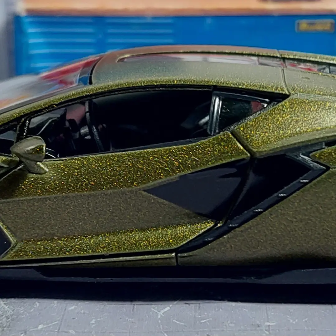 Lamborghini Sian FKP 37, Kinsmart, Escala 1-36 3