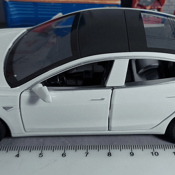 Tesla Modelo 3 BLANCO, Chino, Escala 1-32 3