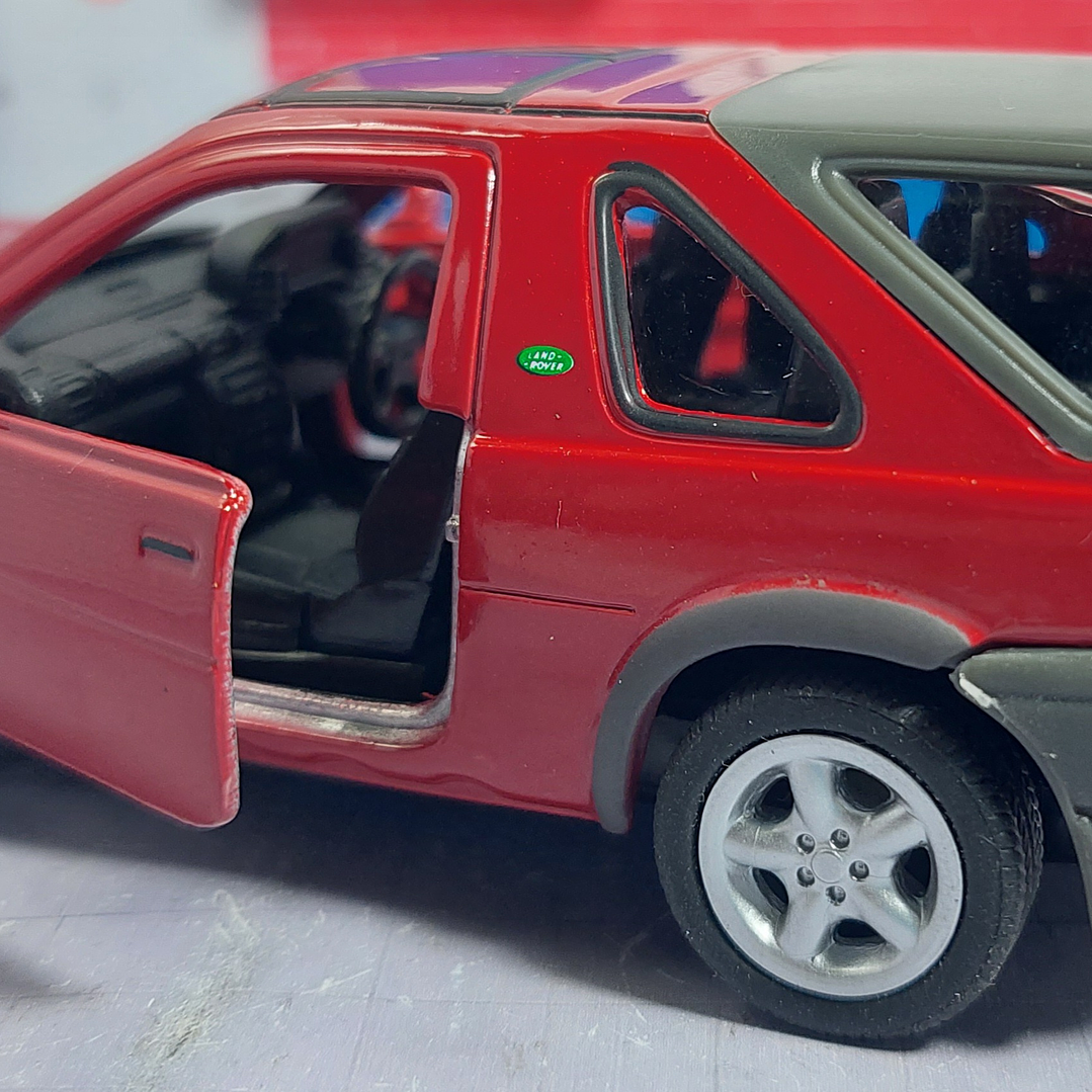 Land Rover Freelander vinotinto , Escala 1/36, Marca WELLY 2